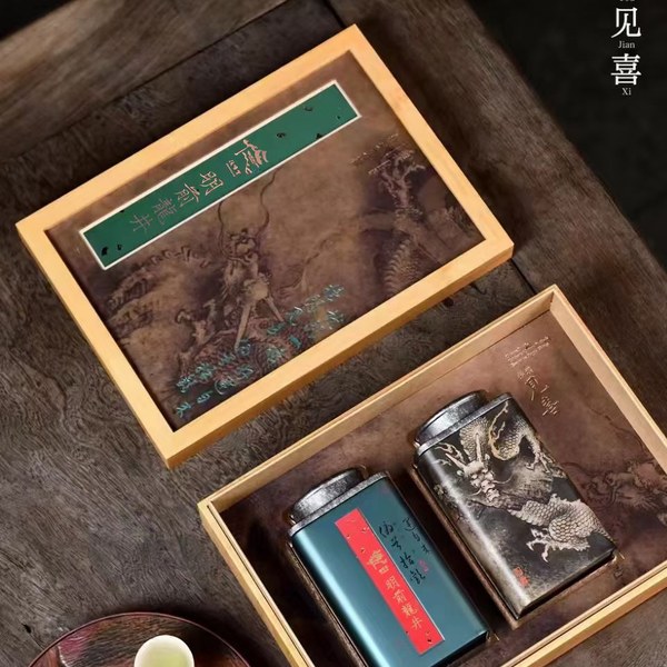 西湖龙井礼盒实拍(明前龙井·木盒双罐装)