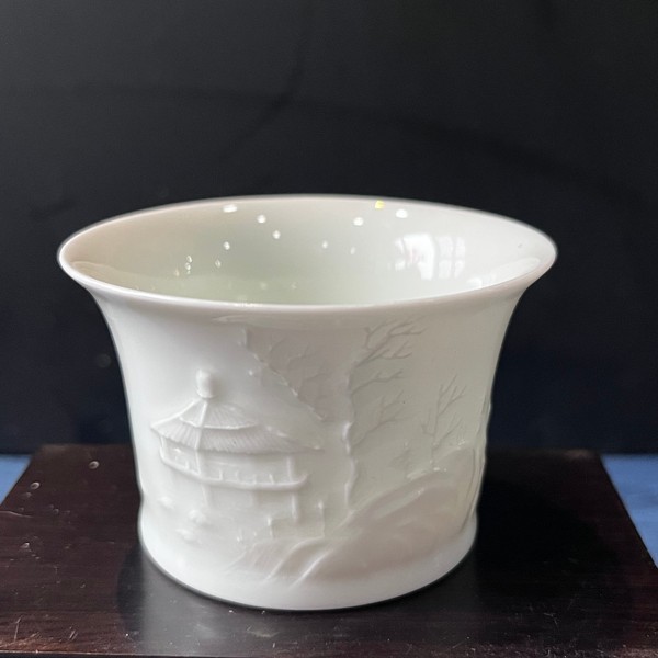 亭台山水杯(甜白浮雕 · 品杯)