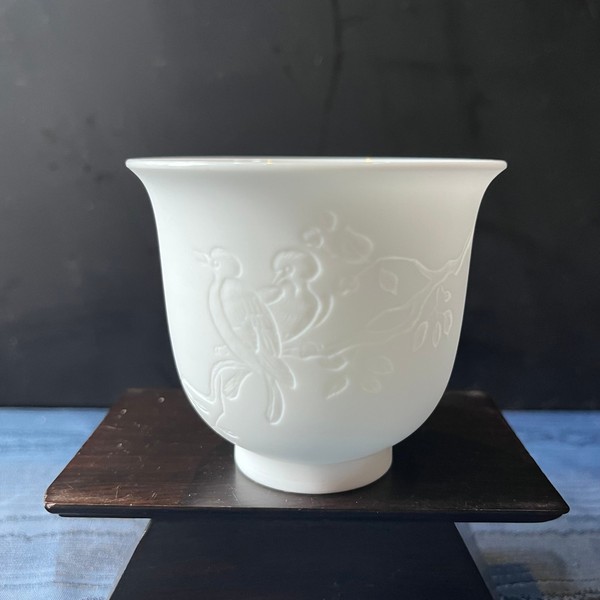 溪山铃铛杯(甜白浮雕 · 品杯)