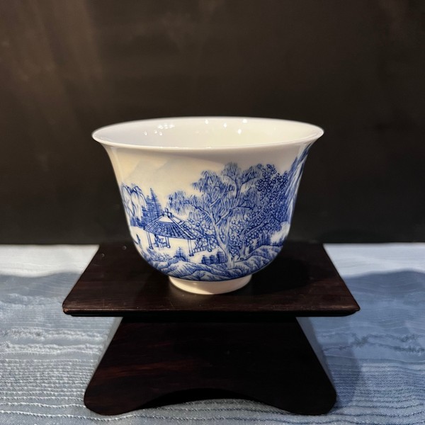 青花山水压手杯(青花 · 品杯)